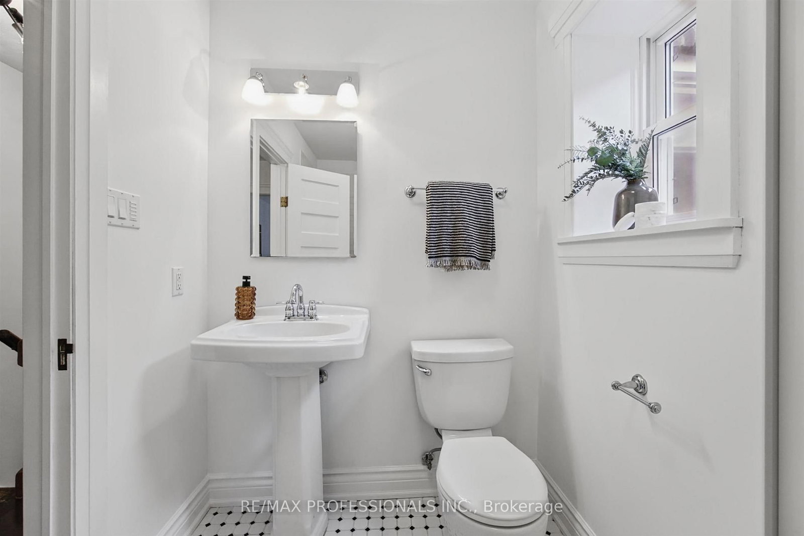 28 Wright Avenue • Toronto, ON photo 27