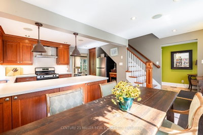 43 Burnet Street • Oakville, ON photo 9