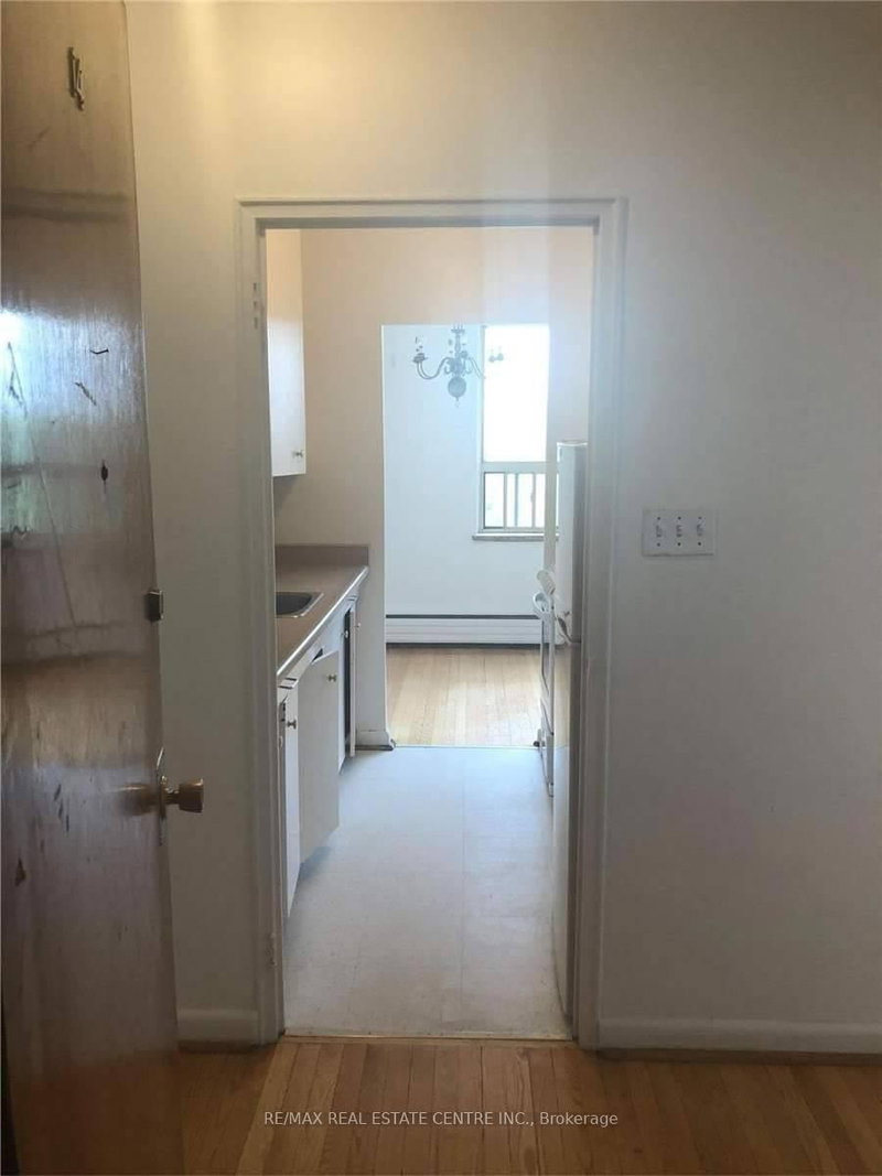 14 - 2362 Islington Avenue