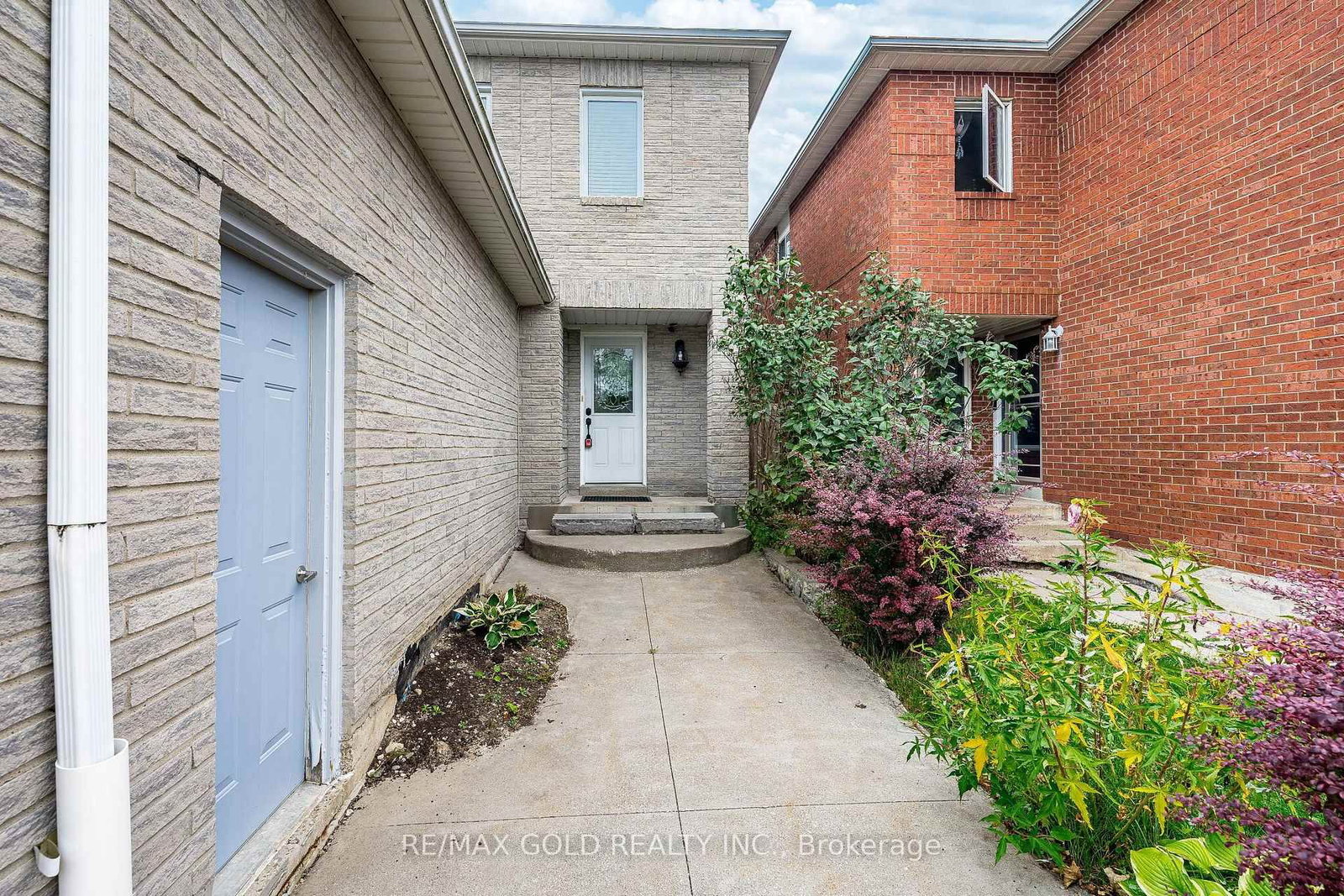 329 Howard Crescent • Orangeville, ON photo 3