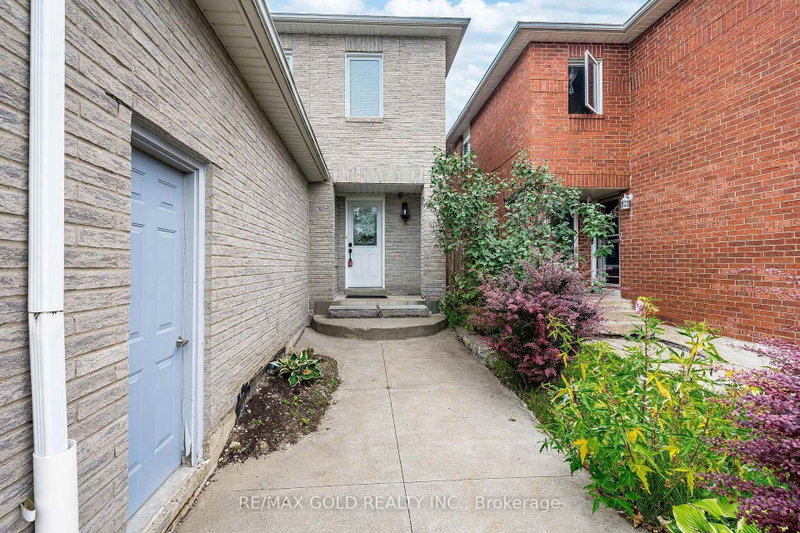 329 Howard Crescent