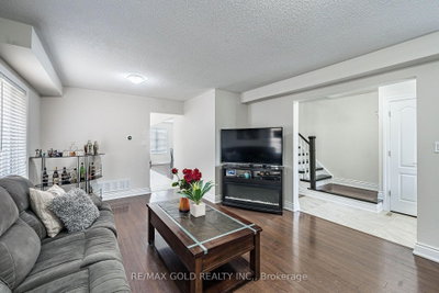 329 Howard Crescent • Orangeville, ON photo 7