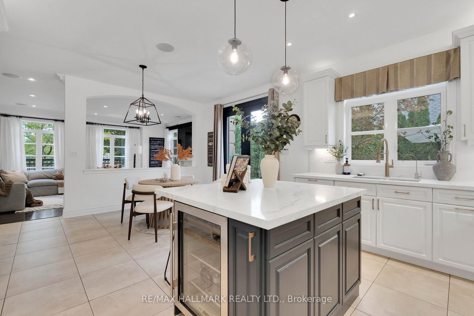 3458 Skipton Lane • Oakville, ON photo 11
