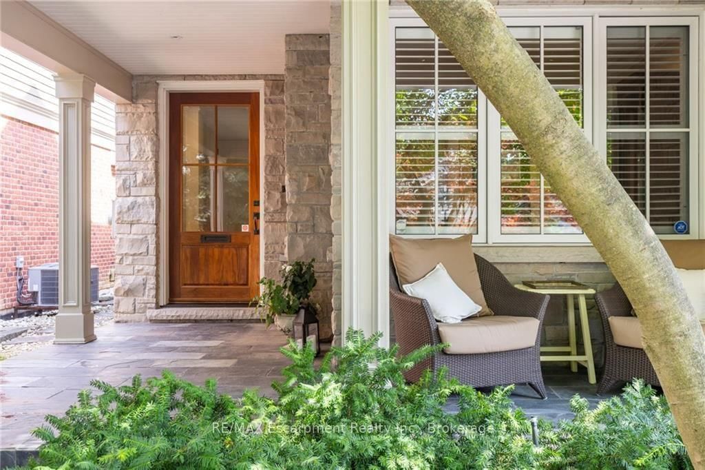 29 Howard Avenue • Oakville, ON photo 4