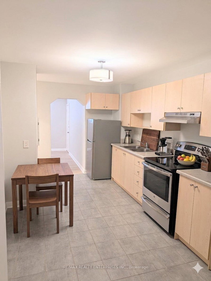 Apt 1 - 22 Peter Street S