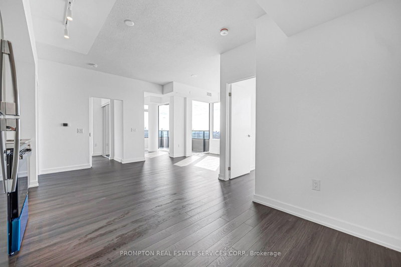 4010 Eglinton Ave W photo 5
