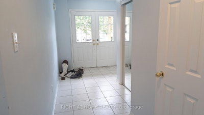 22 Harding Street • Halton Hills, ON photo 3