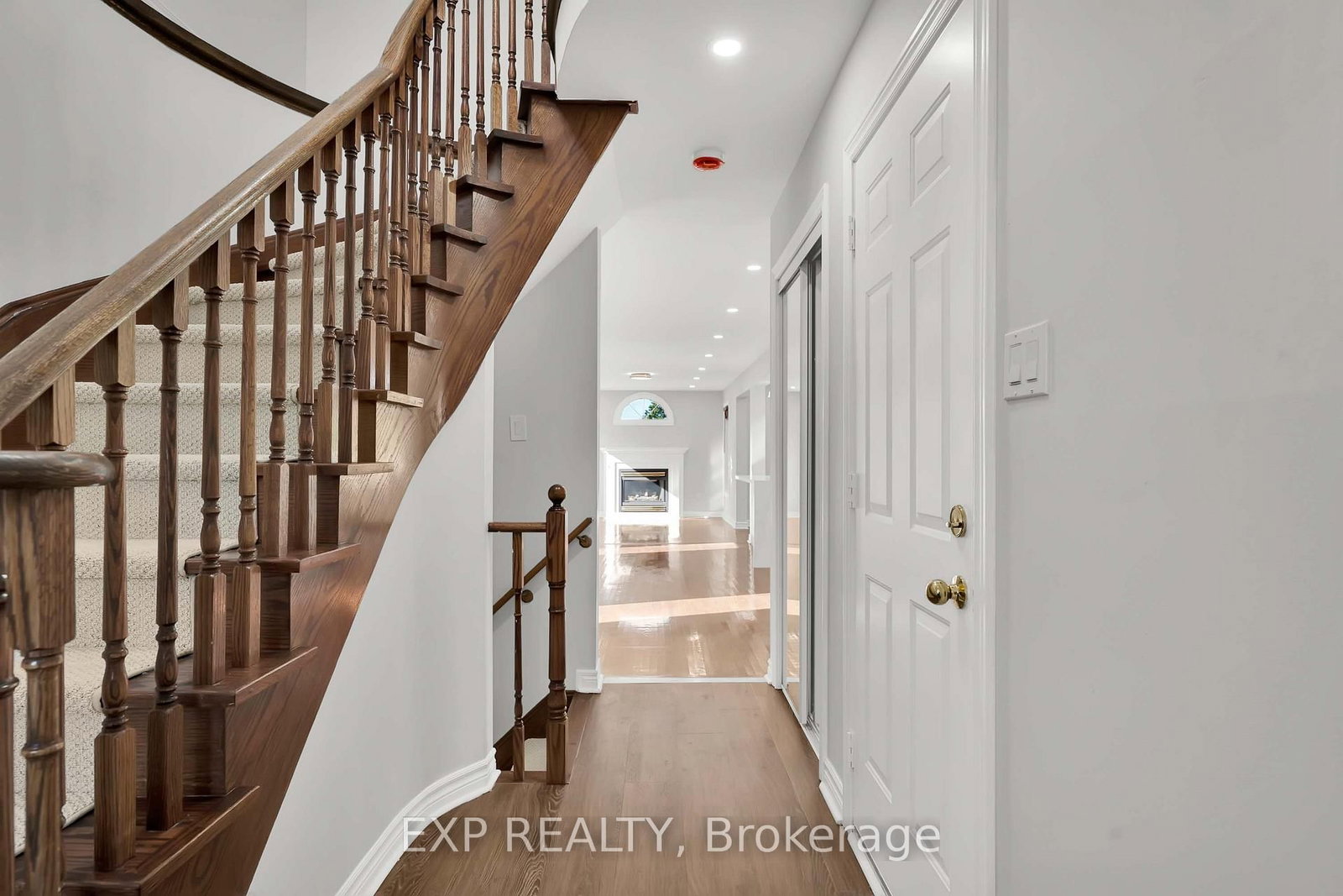 6 Purdy Crescent W • Toronto, ON photo 4