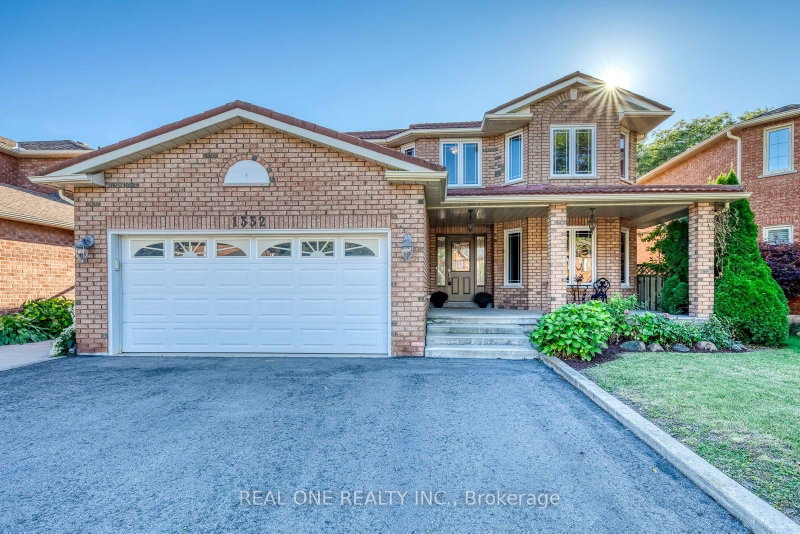 1332 Greenwood Crescent