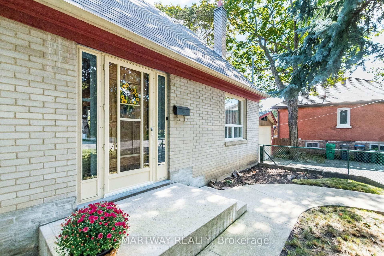 66 Isabella Street • Brampton, ON photo 7