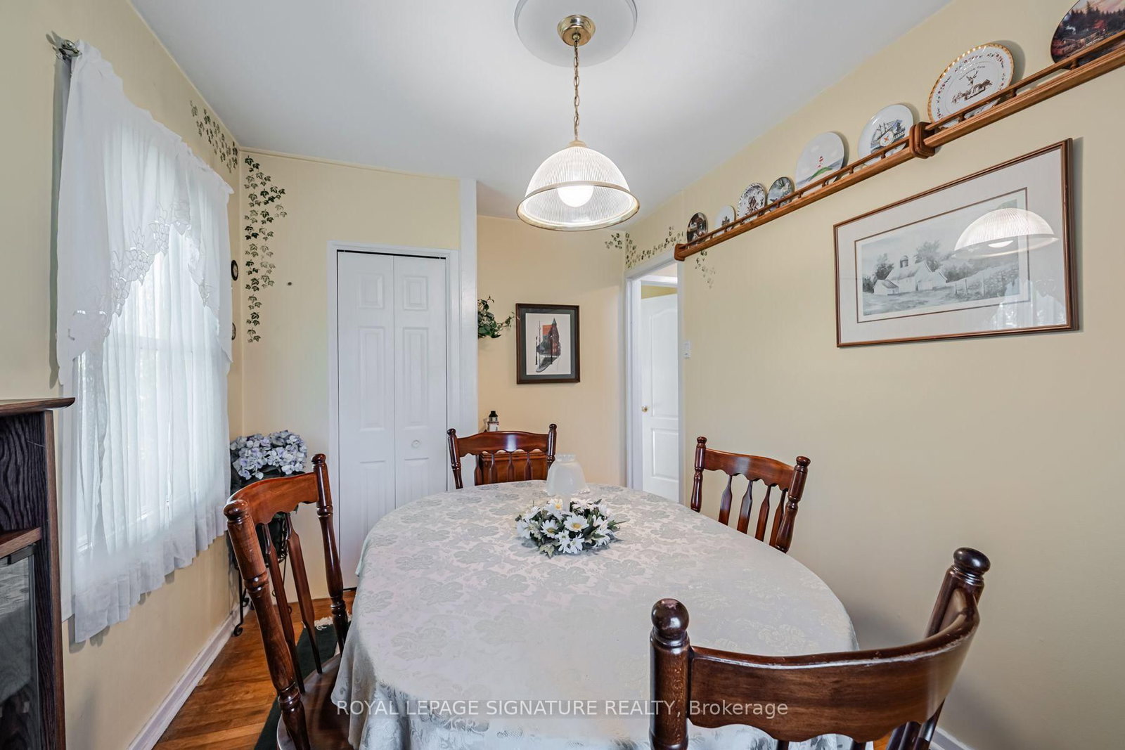 15 Kemp Square • Toronto, ON photo 14