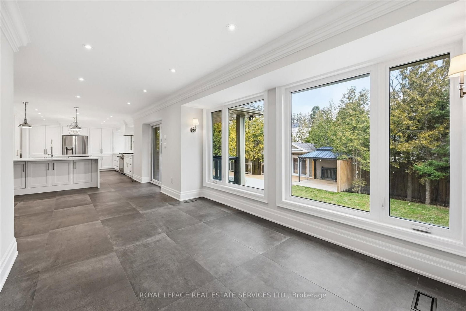 1601 Venetia Drive • Oakville, ON photo 16
