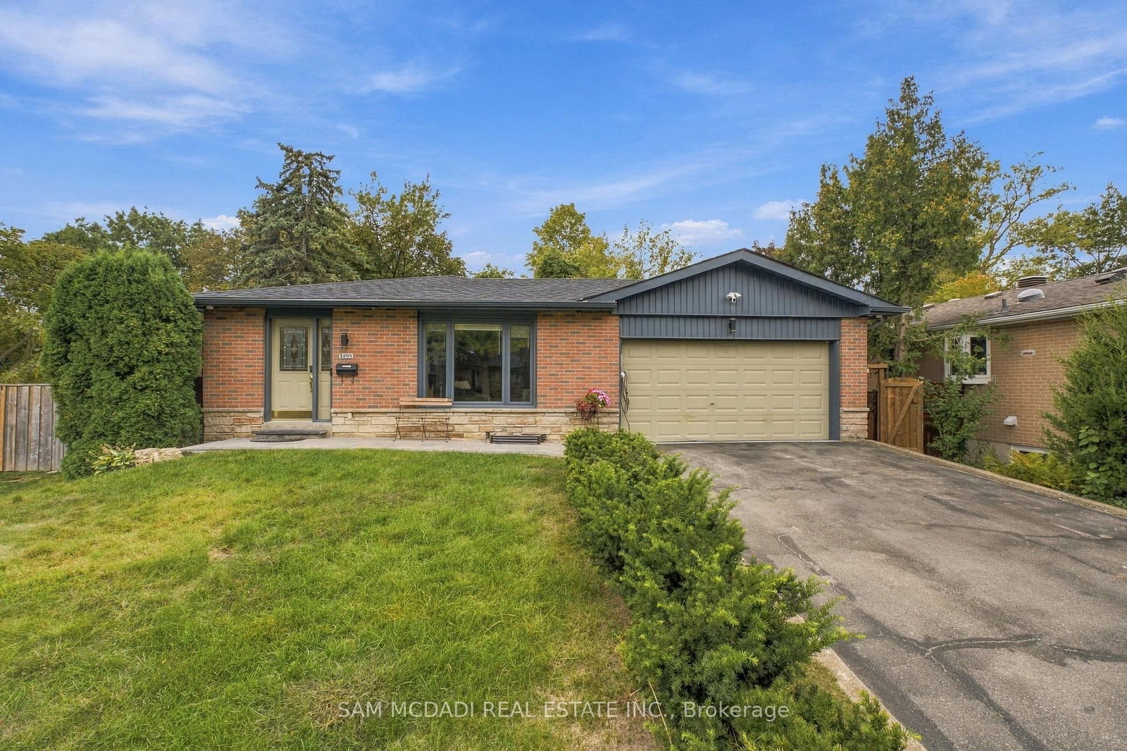2009 Delaney Drive • Mississauga, ON photo 1