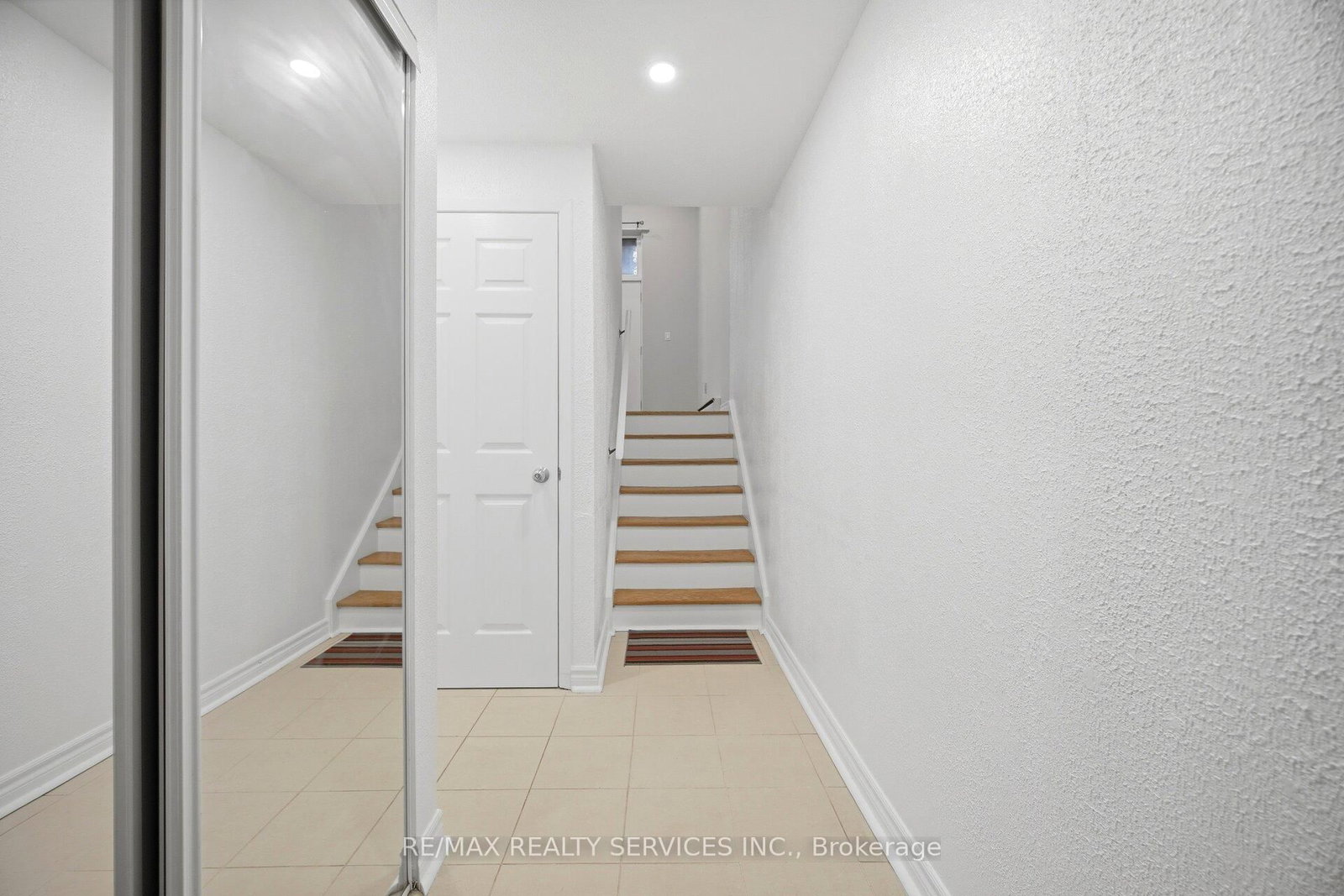 154 Darras Court • Brampton, ON photo 4