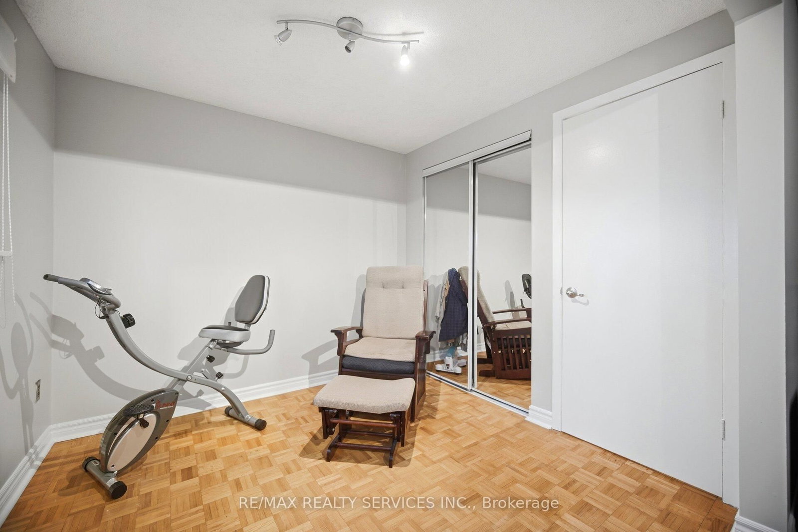 154 Darras Court • Brampton, ON photo 12