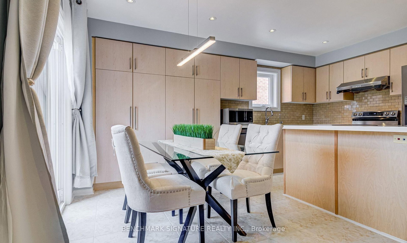 36 Twisted Oak Street • Brampton, ON photo 14