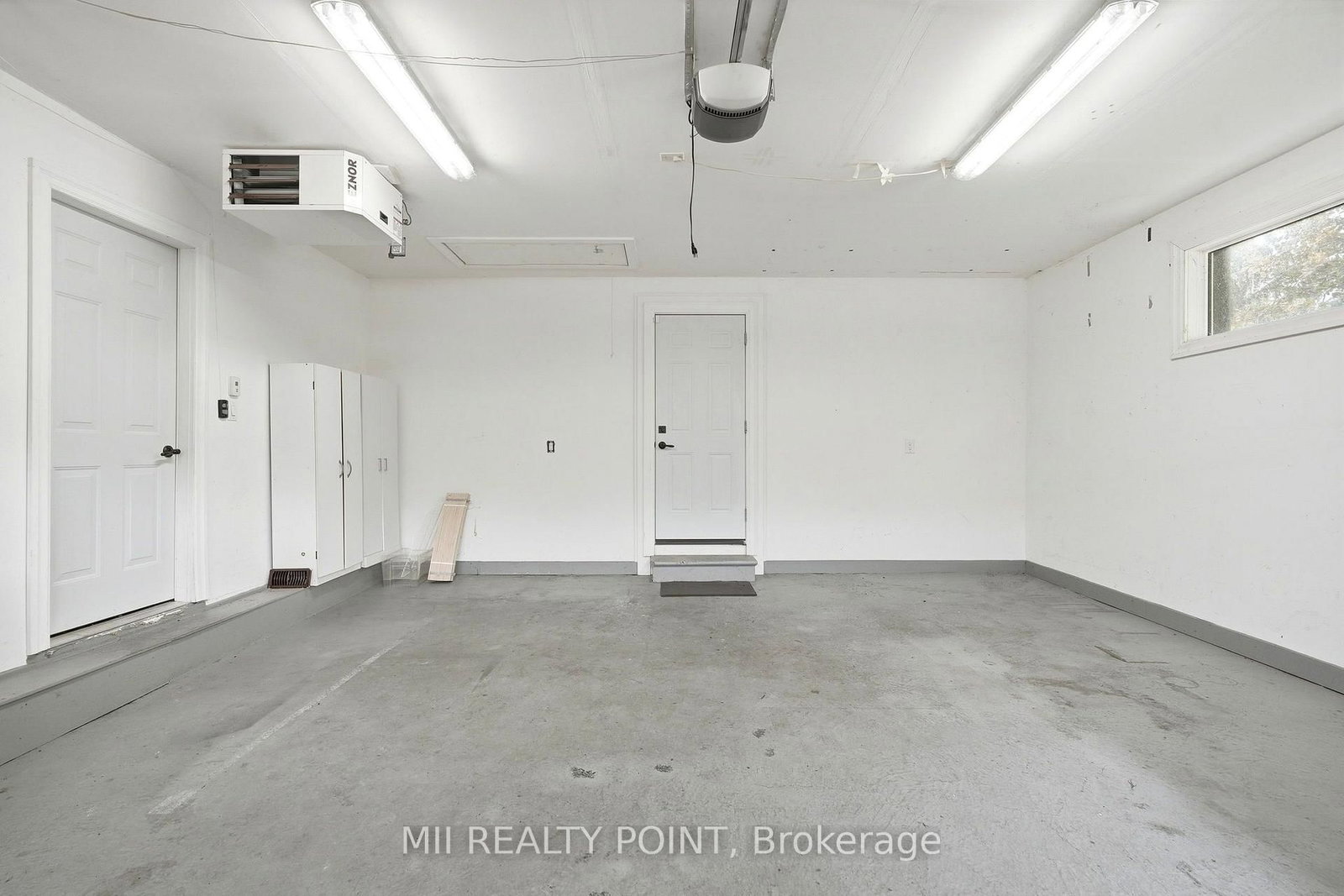 881 Danforth Place • Burlington, ON photo 41