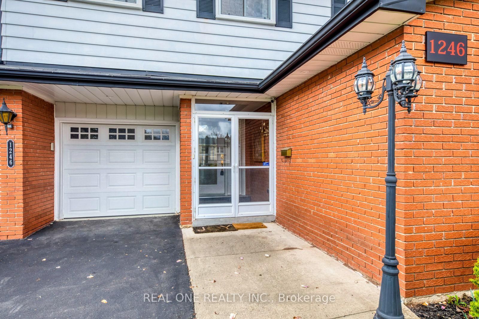 1246 Landfair Cres, Oakville, view 5