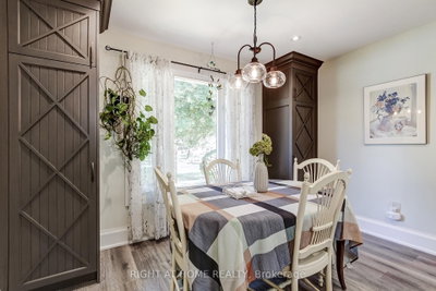 1328 Falgarwood Drive • Oakville, ON photo 8