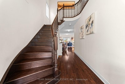 124 Watsonbrook Drive • Brampton, ON photo 6