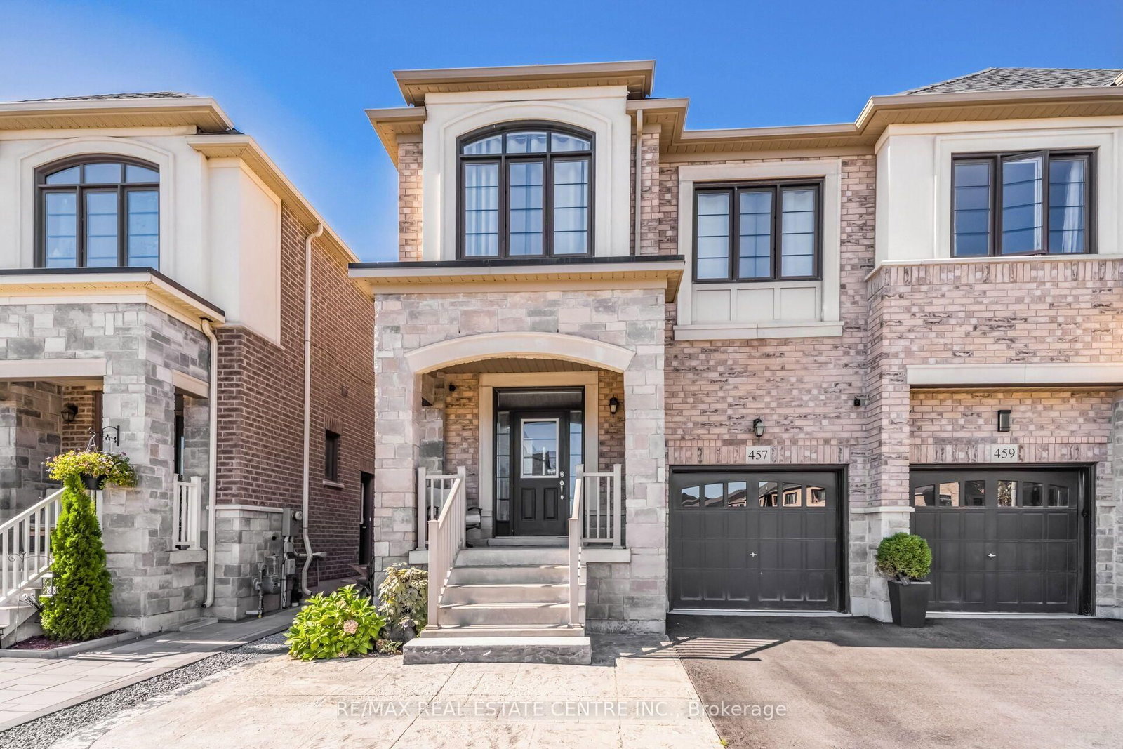 457 WHITLOCK Avenue • Milton, ON photo 3