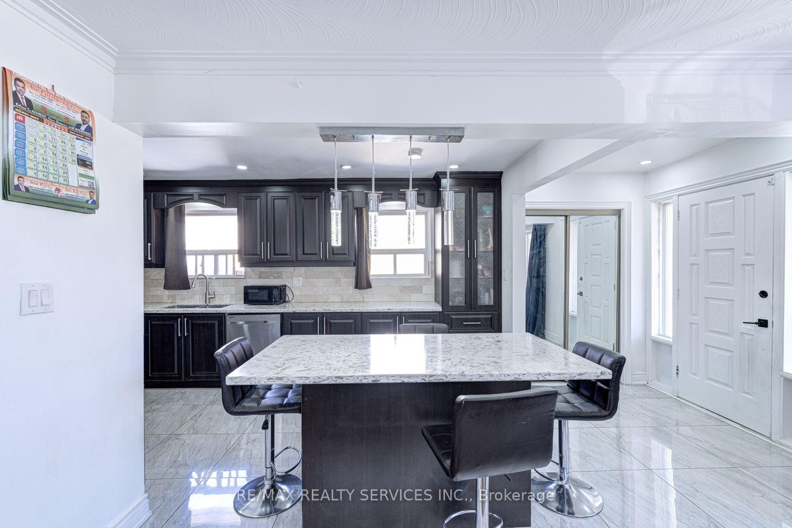 7558 Rockhill Road • Mississauga, ON photo 10