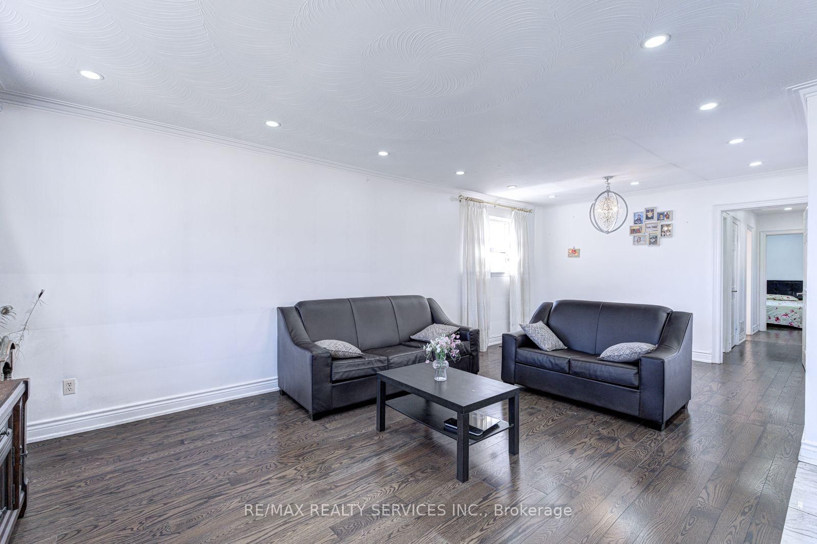 7558 Rockhill Road • Mississauga, ON photo 13