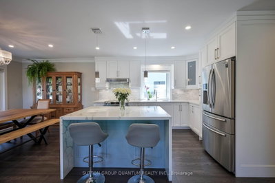 390 Wendall Place • Oakville, ON photo 5