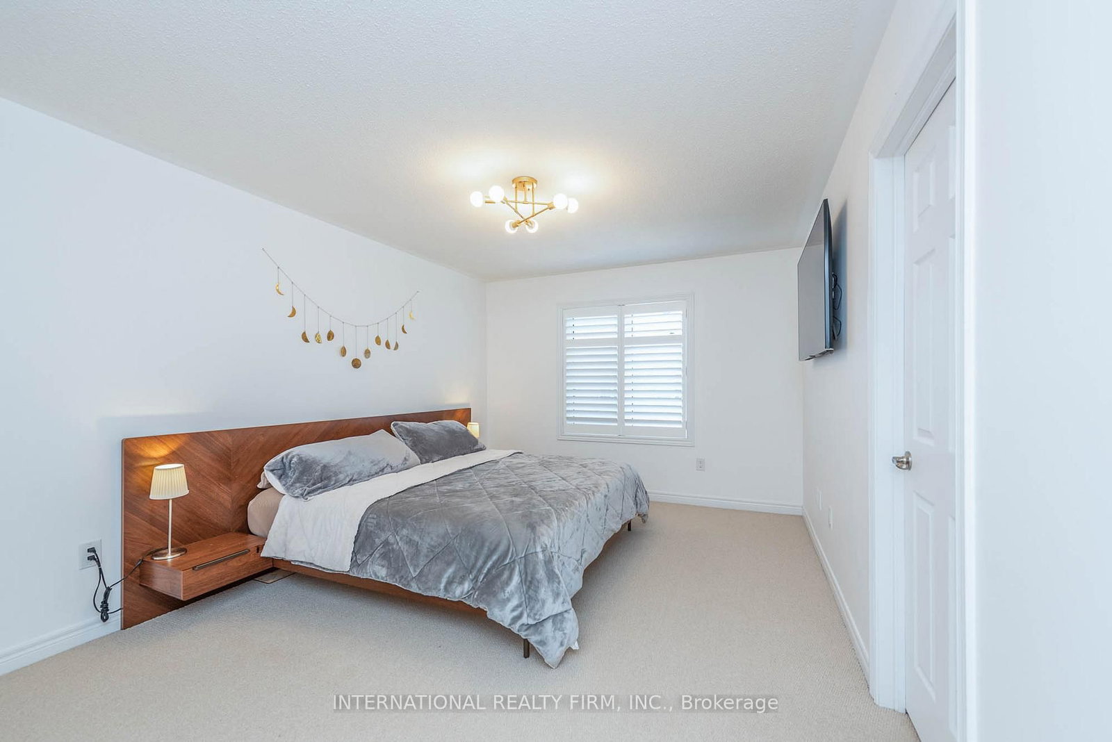 99 Huguenot Road • Oakville, ON photo 18