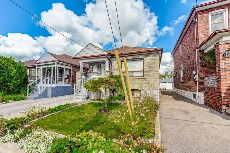 118 Lambton Avenue