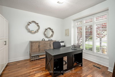 4285 Couples Crescent • Burlington, ON photo 9
