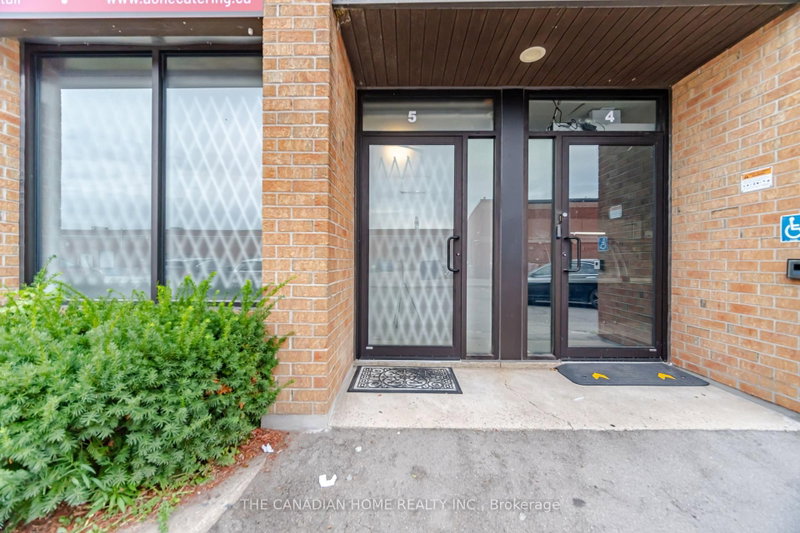 7875 Tranmere Dr photo 1