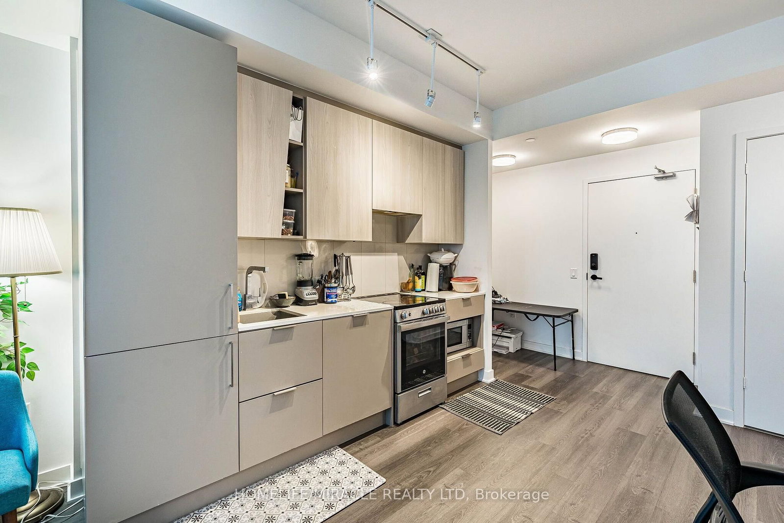 209-3900 Confederation Pkwy, Mississauga, view 15