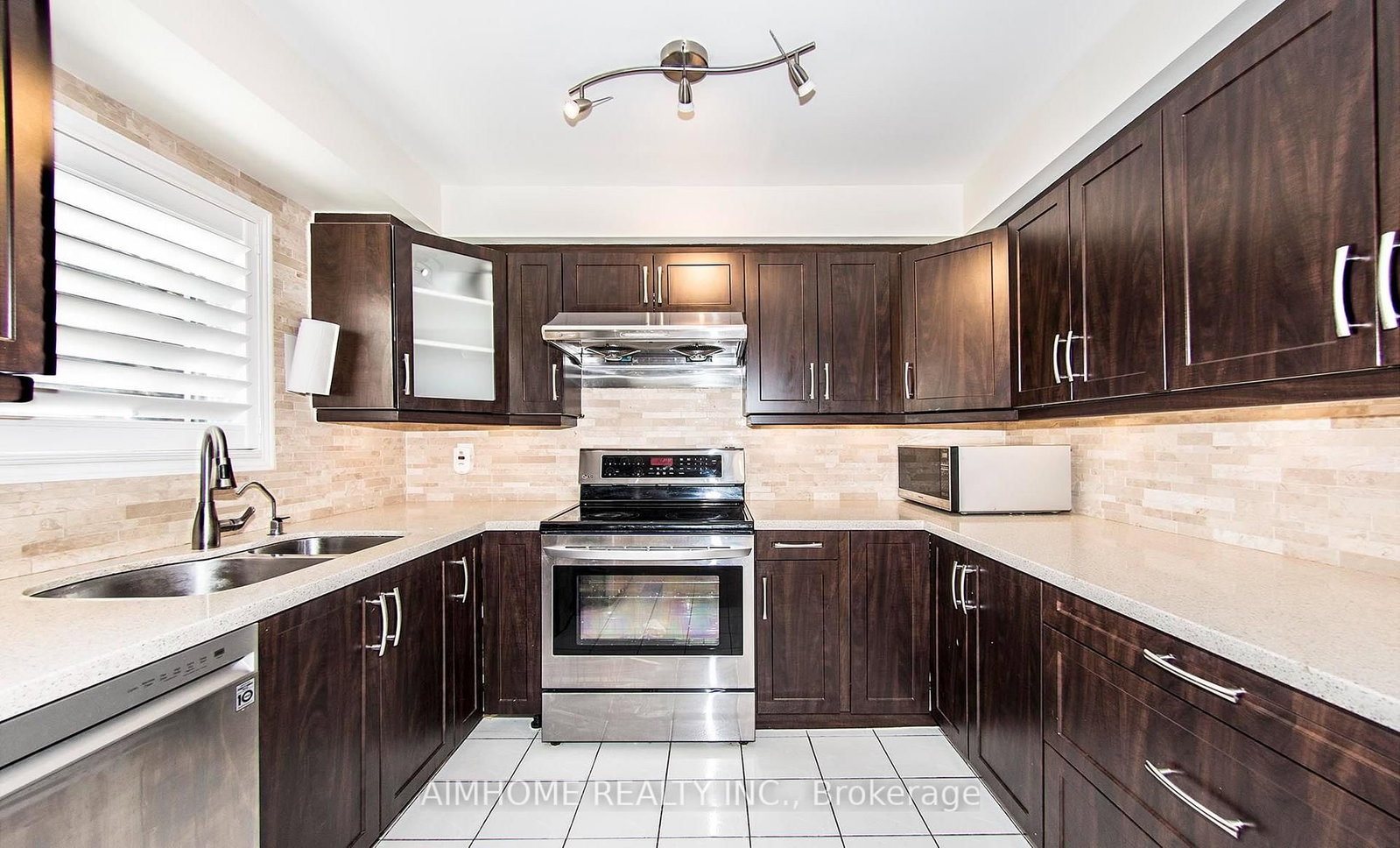 1122 Glen Valley Road • Oakville, ON photo 9