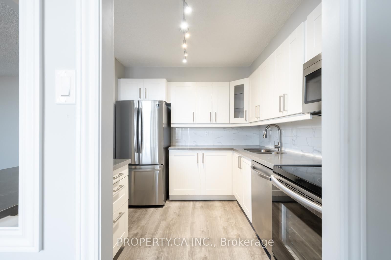 1204-355 Rathburn Rd, Mississauga, view 14