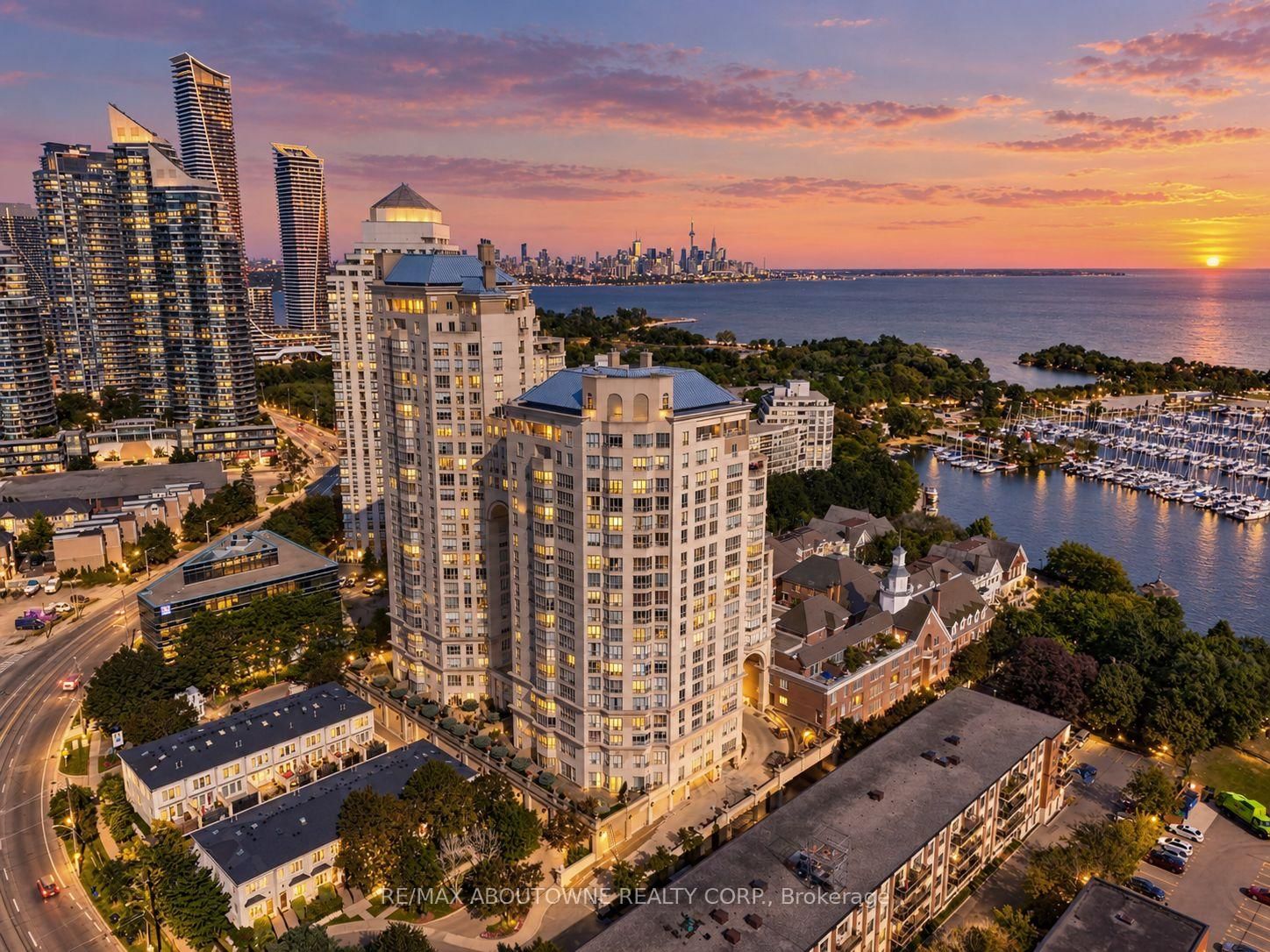 2287 Lake Shore Road W, Unit 301
