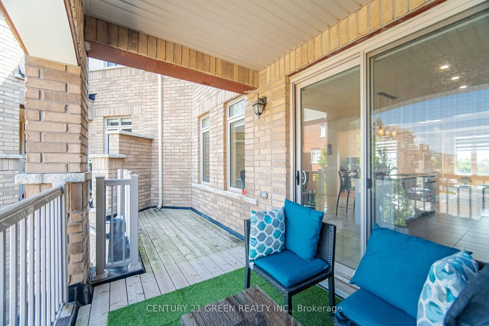 537 Dundas Street E • Oakville, ON photo 23