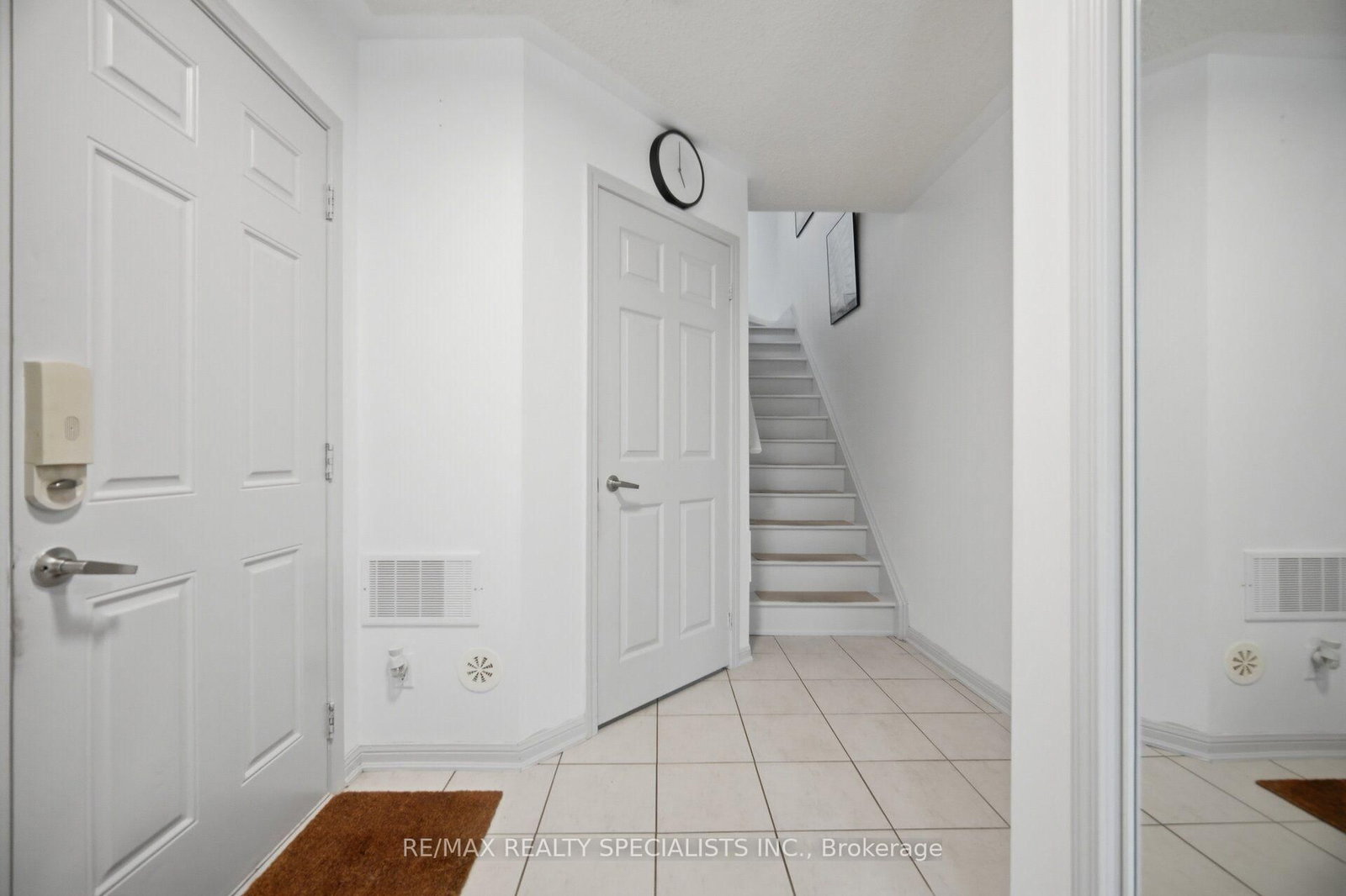 220 Mortimer Crescent • Milton, ON photo 6
