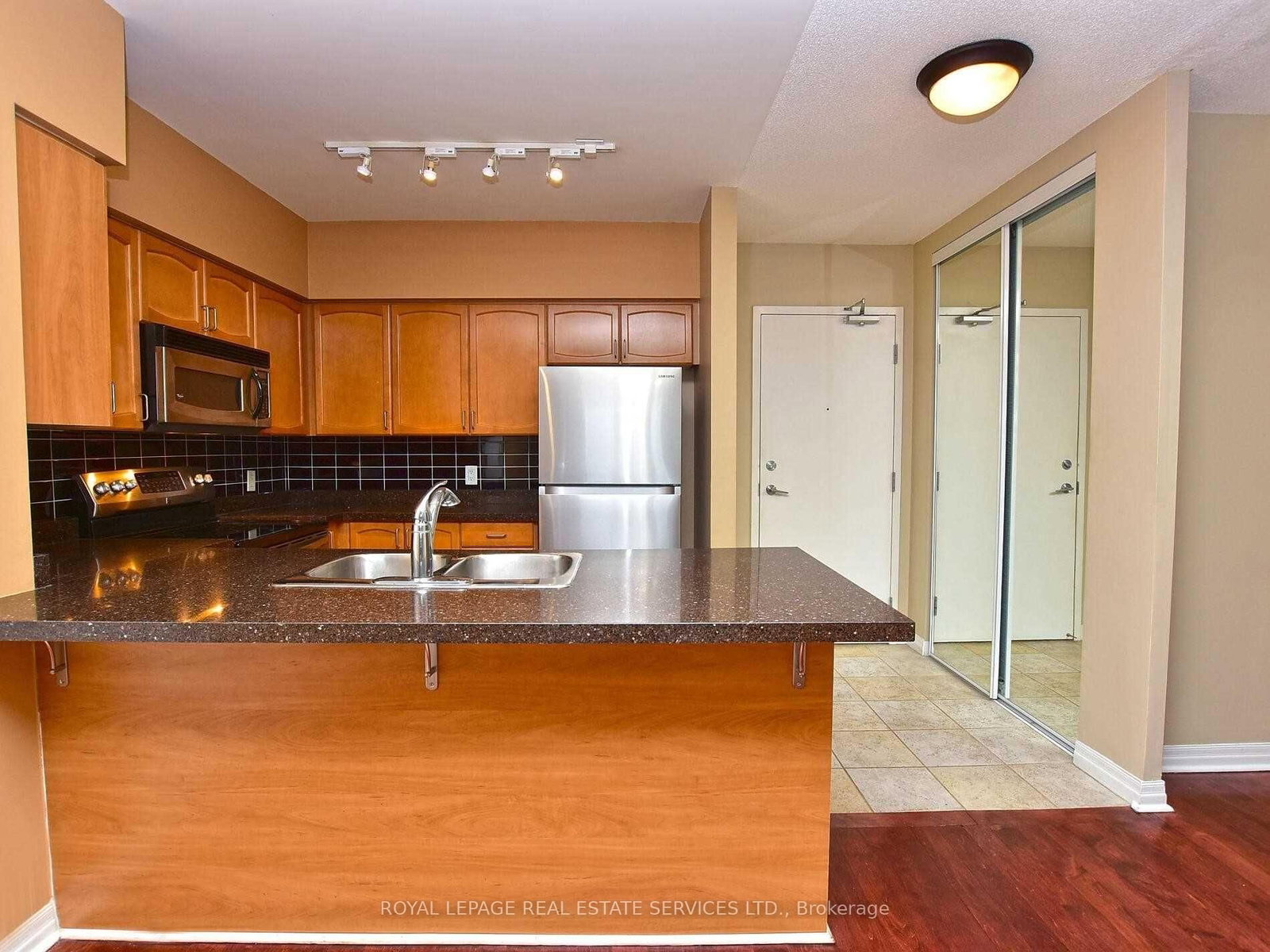 38 Fontenay, Toronto, Ontario M9A 5H5