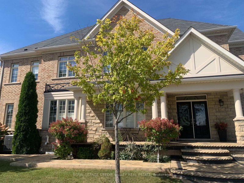 4 Bonnie Braes Drive