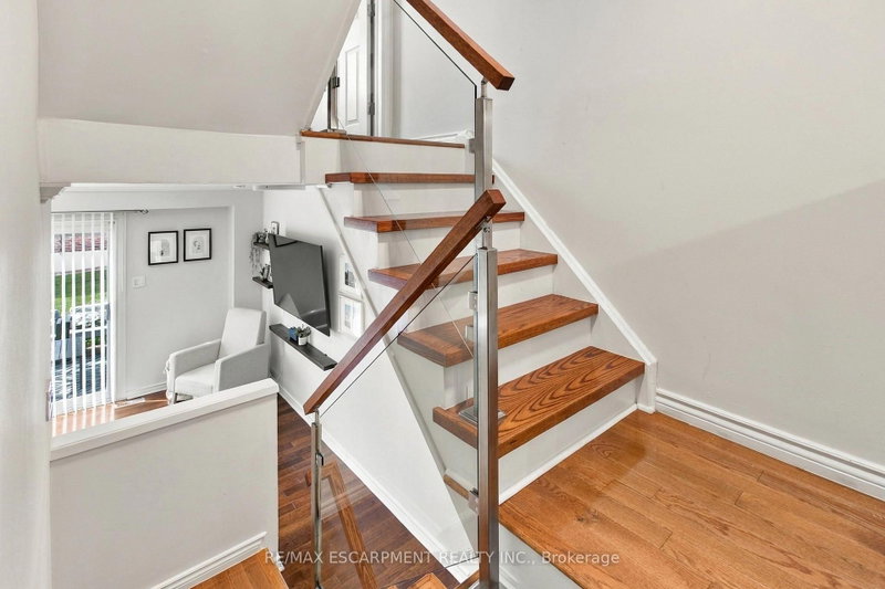 59 - 371 Bronte Street S