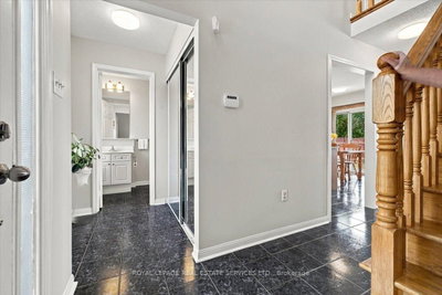 5180 Oakley Drive • Burlington, ON photo 4