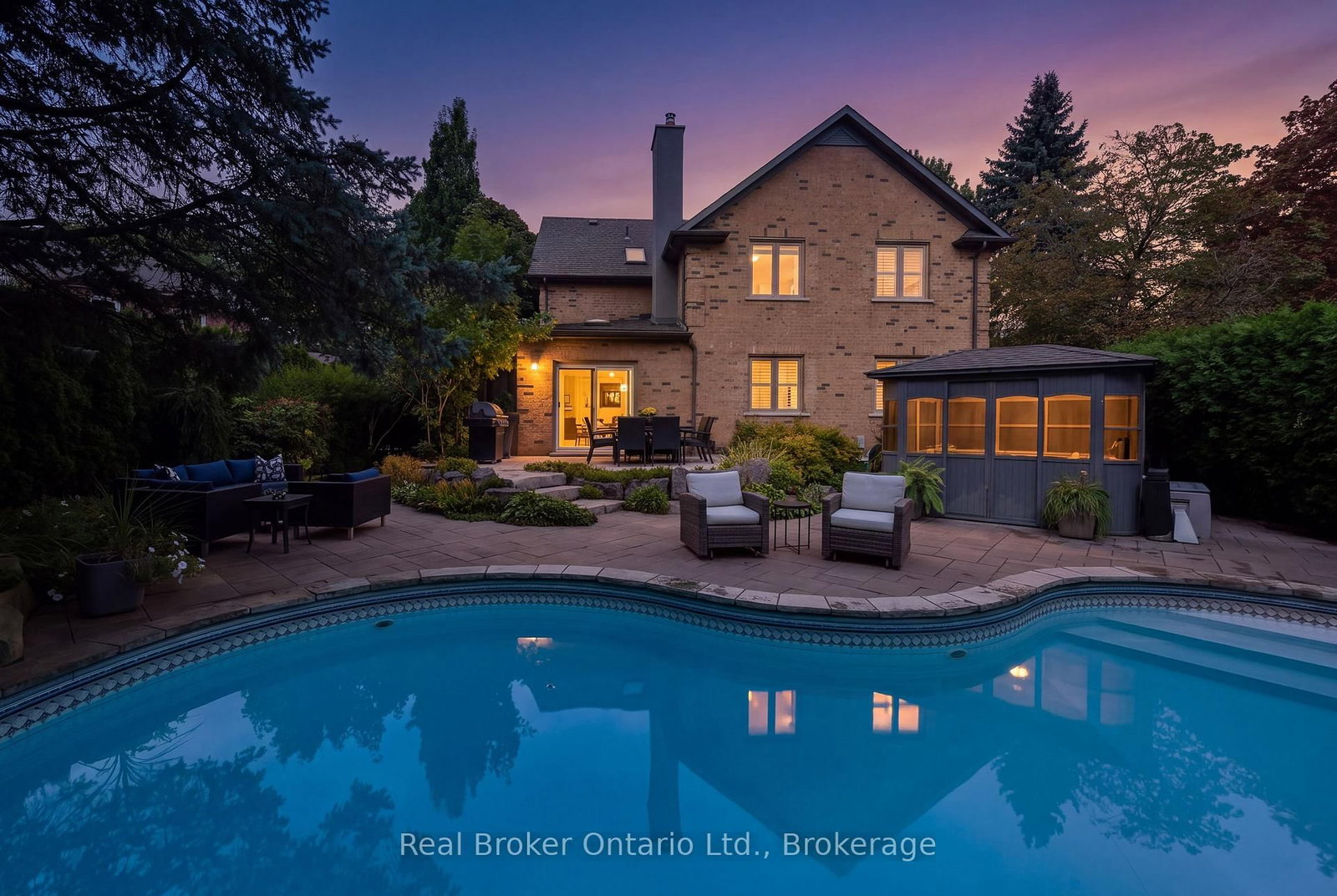 3270 Shelburne Place • Oakville, ON photo 2