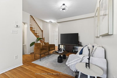 2307 Stone Glen Crescent • Oakville, ON photo 7