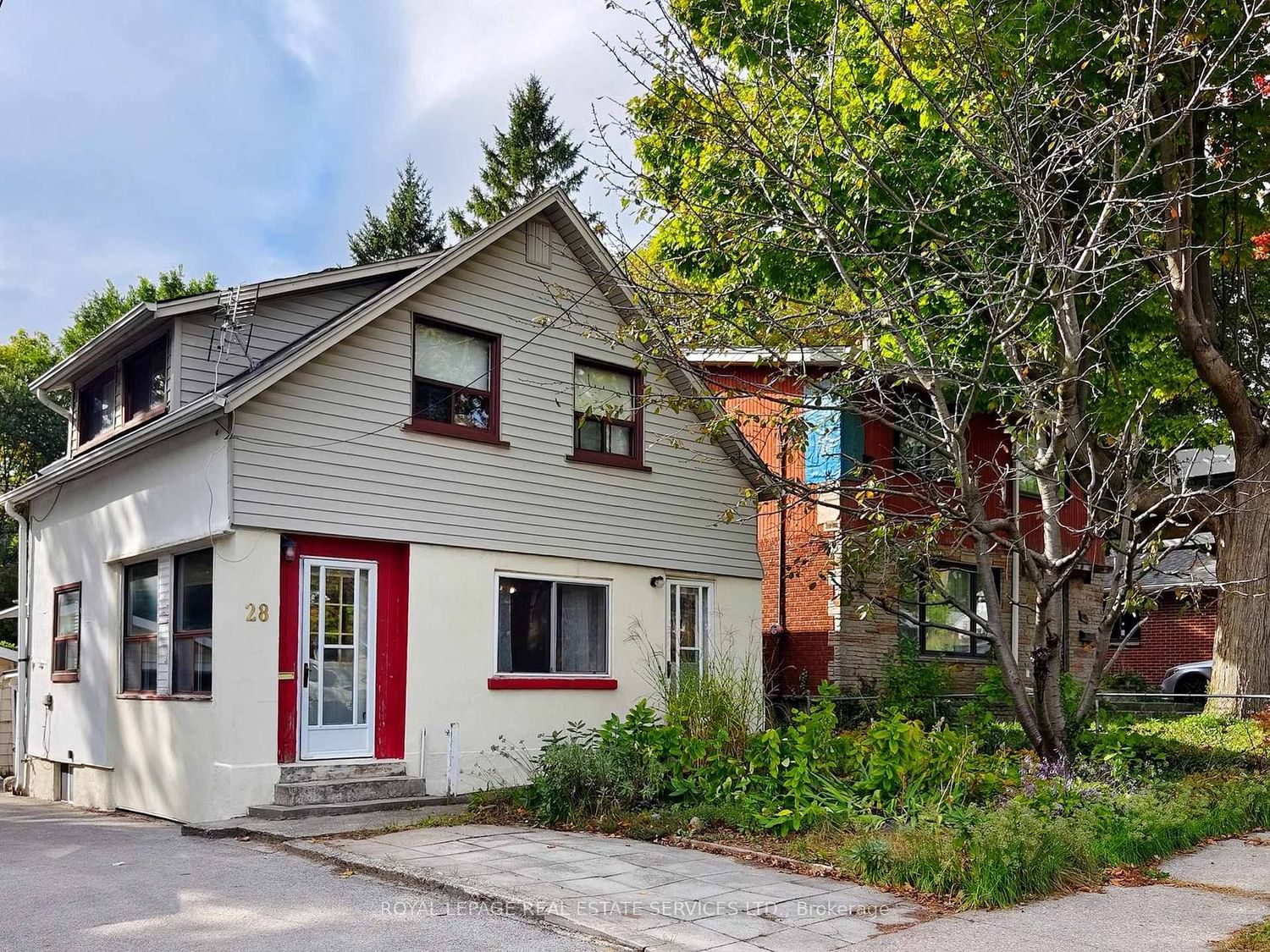 28 McIntosh Avenue
