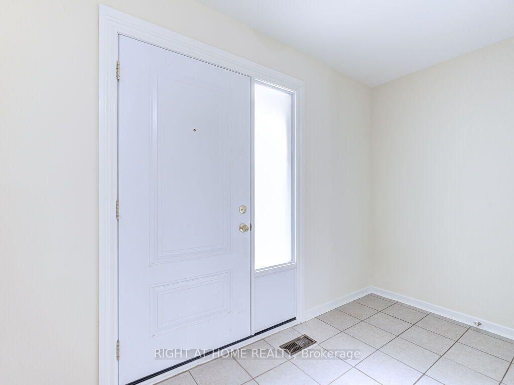341 Rathburn Road • Toronto, ON photo 4