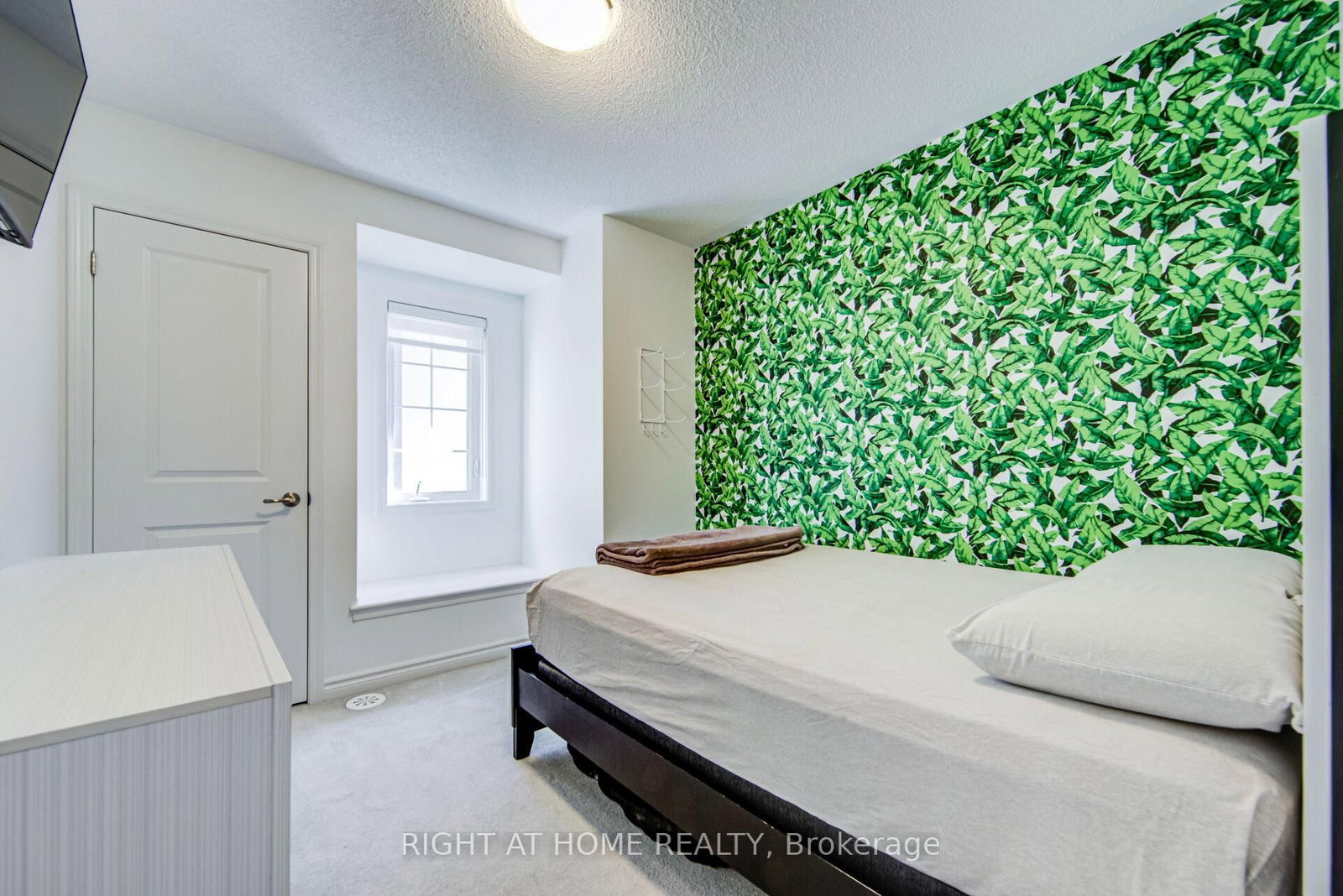 143 Toucan Trail • Oakville, ON photo 29