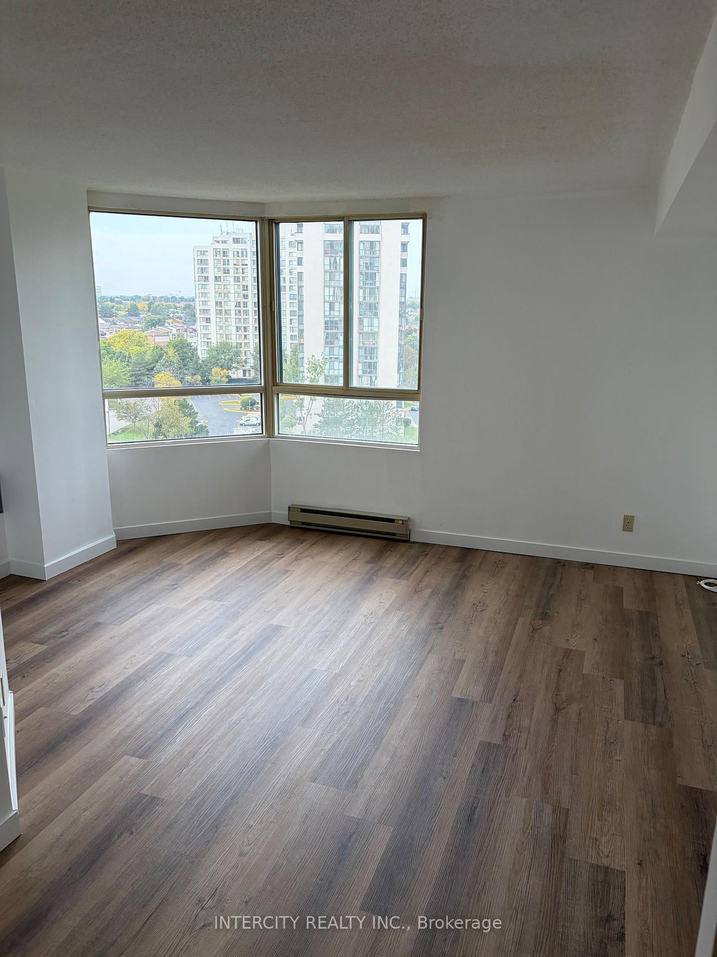1110-61 Markbrook Lane, Toronto, view 5