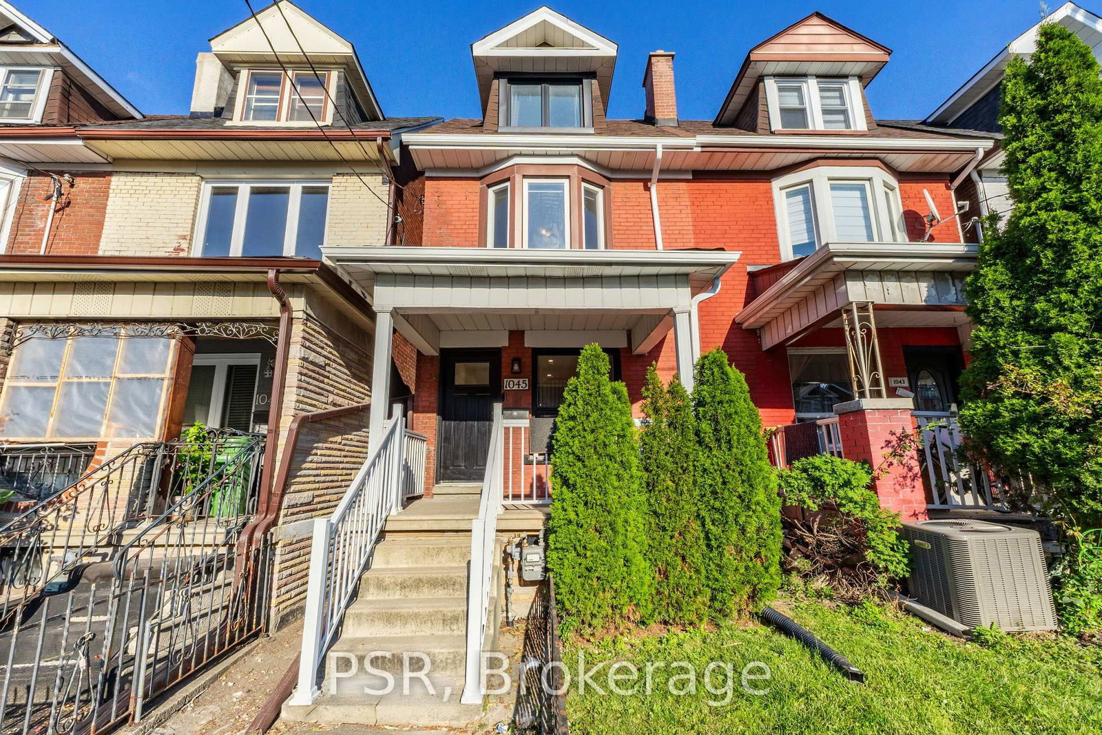 1045 Ossington, Toronto, Ontario M6G 3V9