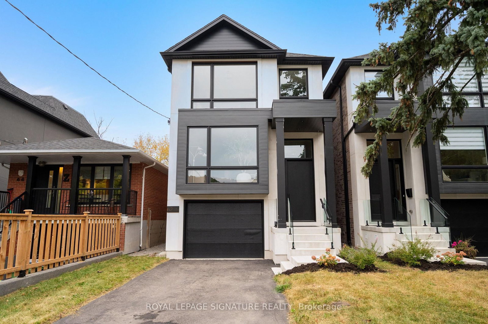 62 Ash, Toronto, Ontario M8W 1E6
